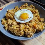 NASI GORENG: Smažená rýže s kuřecím masem