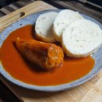 Plněné papriky s rajskou omáčkou